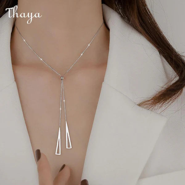 Thaya 925 Silver Geometric Niche Design Necklace